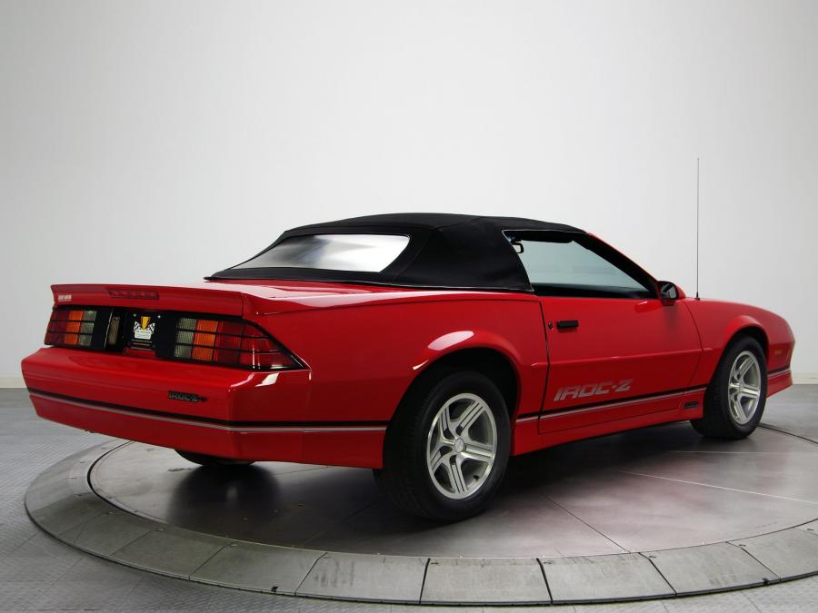  Chevrolet Camaro Z28 Iroc-Z Convertible 1987 года  (фото 2 из 16)